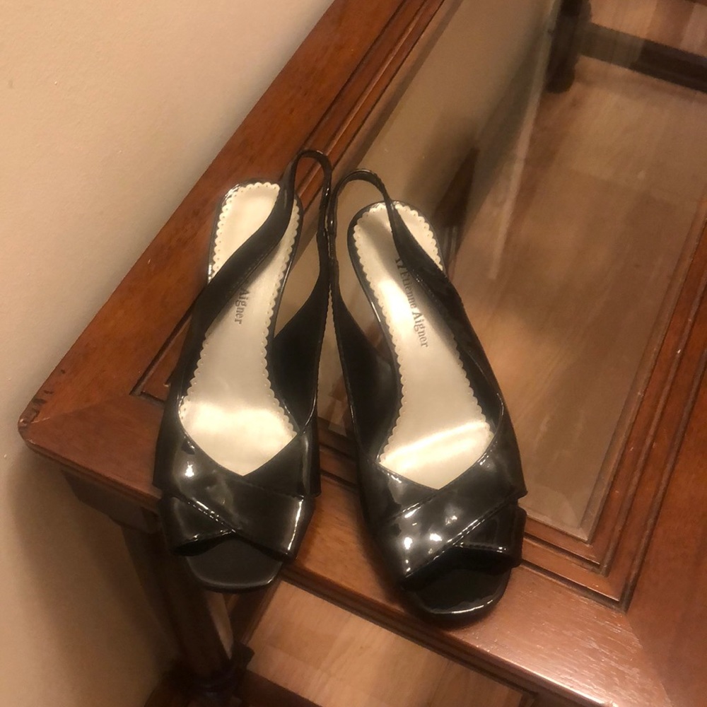 Women preowned Black Shoes Size 7.5 open toe